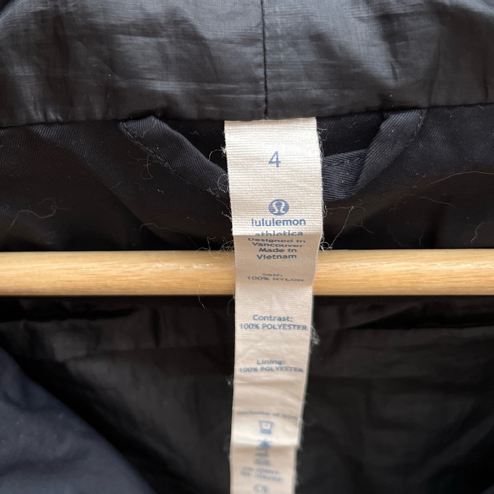 lululemon rain jacket - Picture 6 of 6